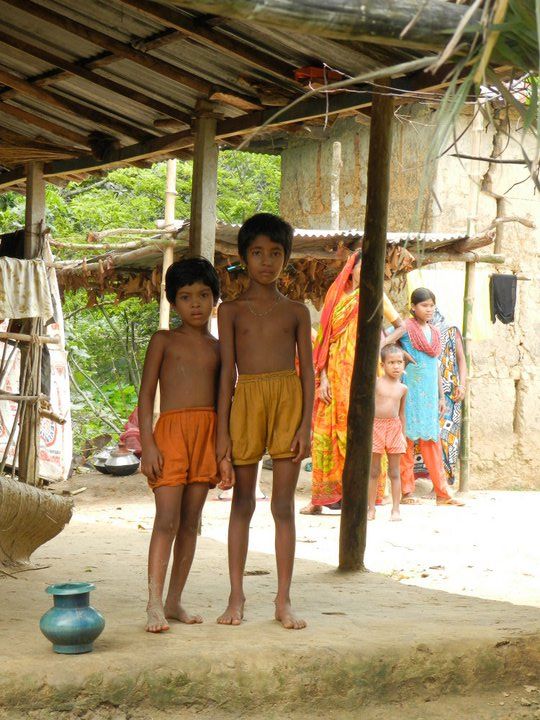 Sabera Talukder takesa photo of kajol and amina outside of Dhaka, Bangladesh.